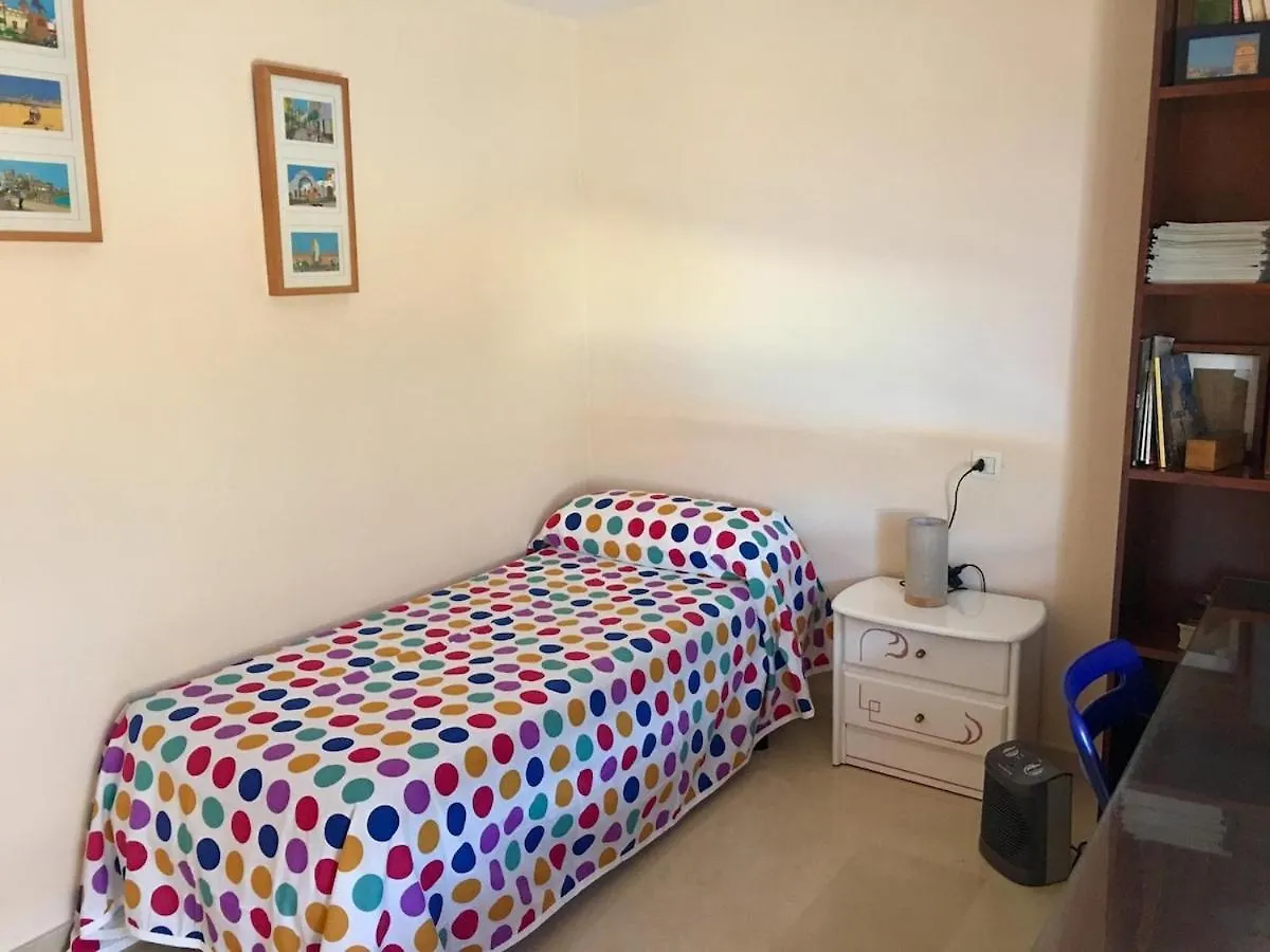 Holiday home Amplio Adosado A 5 Mits Del Metro Y Centro Comercial Mairena del Aljarafe