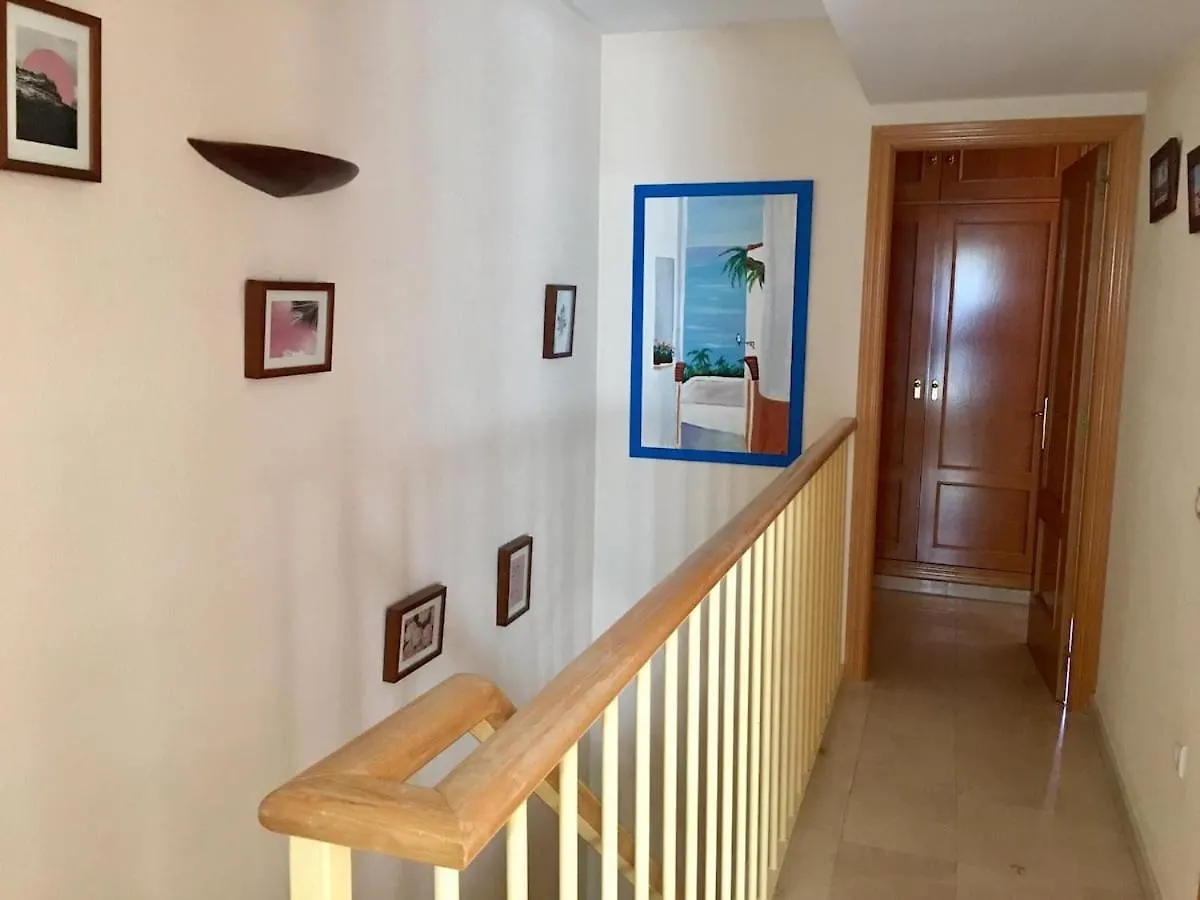 Holiday home Amplio Adosado A 5 Mits Del Metro Y Centro Comercial Mairena del Aljarafe